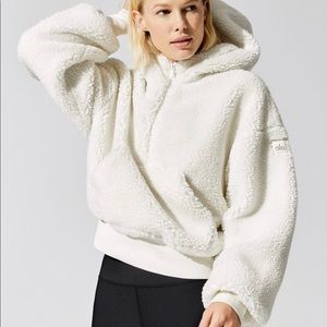 Alo Yoga sherpa jacket - used but taken care of!  Worn for about 1 year.